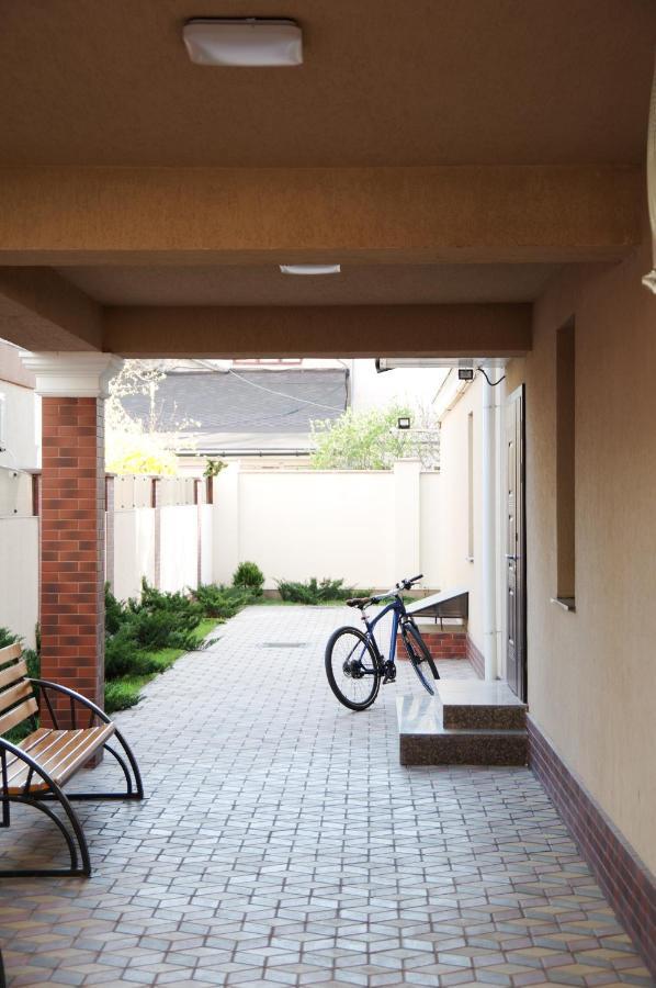 Chiernomorskie Apartamenty Odessa Exterior photo